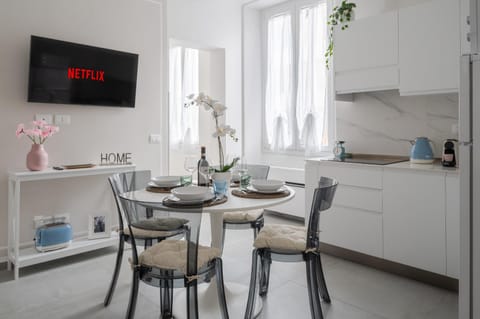 TV and multimedia, Kitchen or kitchenette, Lunch