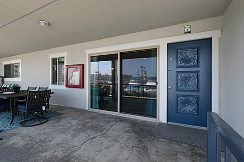 106B New Renovation! Huge Patio with Harbor View House in Oceanside