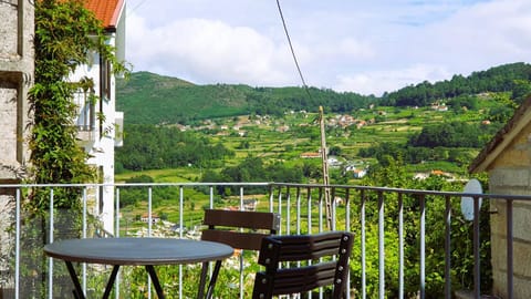 Balcony/Terrace, Mountain view