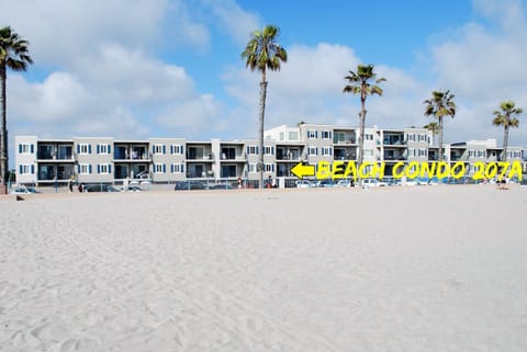 207A Fresh, Renovated and Steps from the Beach House in Oceanside