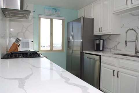 207A Fresh, Renovated and Steps from the Beach House in Oceanside