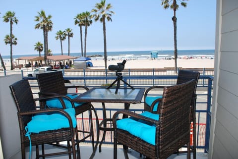 207A Fresh, Renovated and Steps from the Beach House in Oceanside