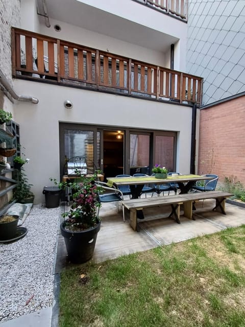 Balcony/Terrace, Garden view