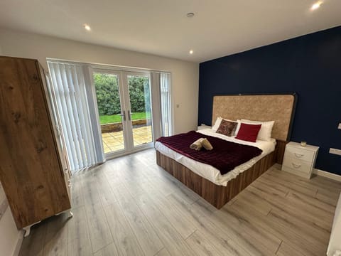 Bed, Bedroom, wardrobe