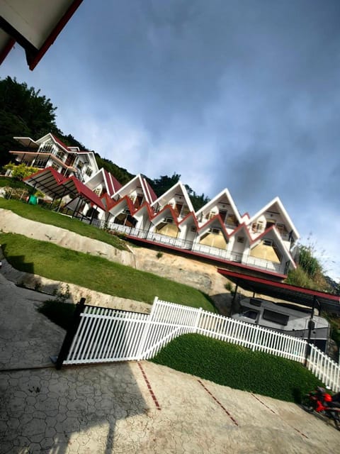 Property building, Day