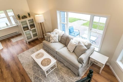 The Beach Pad- A Luxury Sylvan Getaway House in Sylvan Beach
