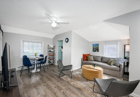 Recharge & Reconnect Your cozy Vermilion nest House in Vermilion