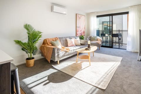 TV and multimedia, View (from property/room), Balcony/Terrace, Living room, Decorative detail, Seating area, Dining area, air conditioner