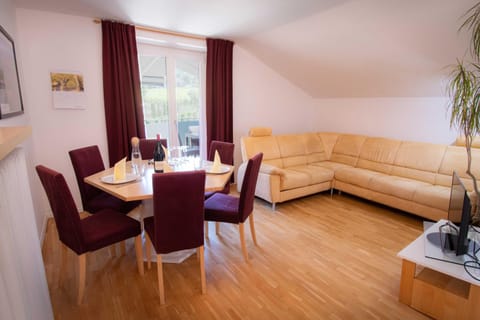 Melaniesguesthouse 4 Zimmerwohnung Apartment in Kaltern an der Weinstraße