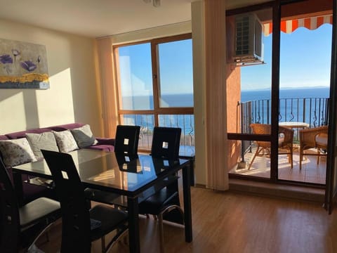 View (from property/room), Balcony/Terrace, Seating area, Sea view