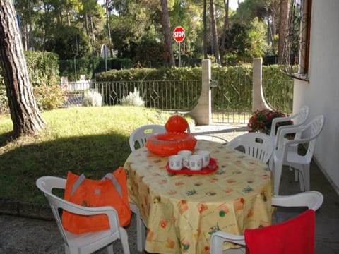 Peaceful house with fenced garden Villa in Lignano Sabbiadoro