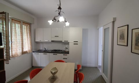 Decorative detail, Dining area, kitchen