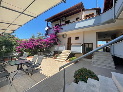 Property building, Garden