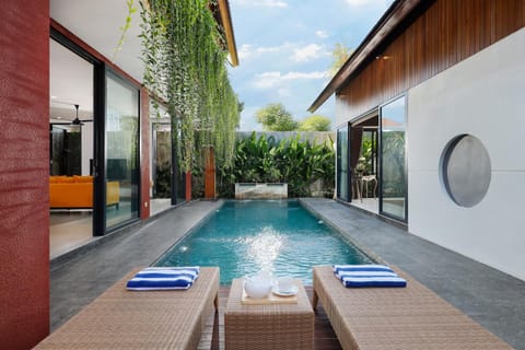 Patio, Balcony/Terrace, Pool view, Swimming pool, sunbed