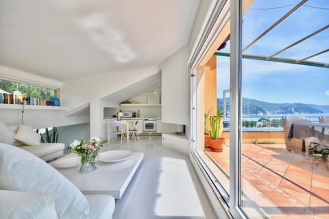 Day, View (from property/room), Balcony/Terrace, Kitchen or kitchenette, Living room, Sea view