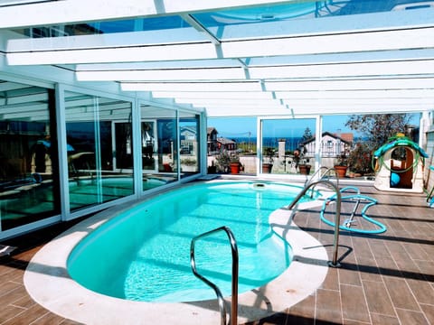 Swimming pool, Swimming pool