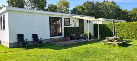 Property building, Patio, Garden