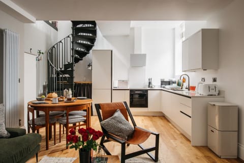 Kitchen or kitchenette, Living room, Dining area, dishwasher, pet friendly