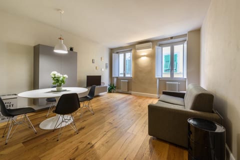 TV and multimedia, Living room, Seating area, Dining area, hair dresser