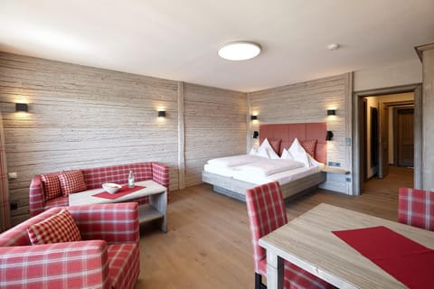 Living room, Photo of the whole room, Bedroom