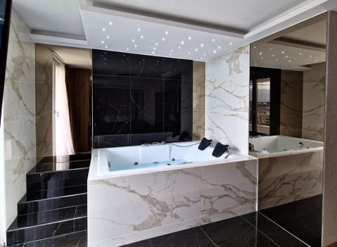 Hot Tub, Bathroom, Bath