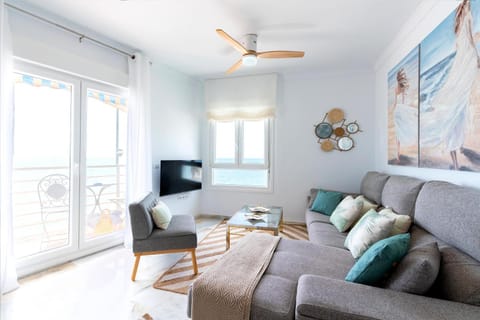 TV and multimedia, Living room, Seating area, Sea view, fireplace