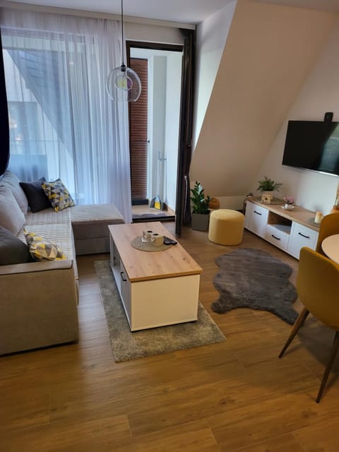 TV and multimedia, Living room, Photo of the whole room, Seating area