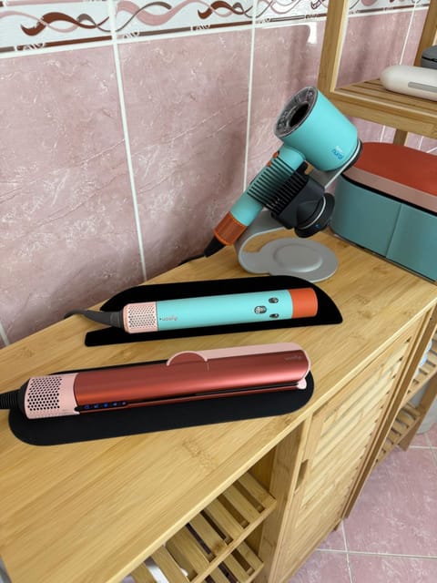 4-Bedroom Family Paradise with Top View Apartment in Okrug Gornji