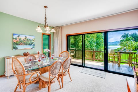 The Golden Hibiscus - Lanikai 222 Apartment in Wailua