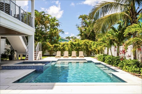 Sunshine & Good Times managed by Beach Retreats House in Bradenton Beach