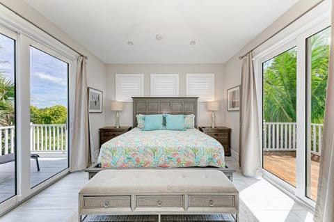 Reef Romance managed by Beach Retreats House in Holmes Beach
