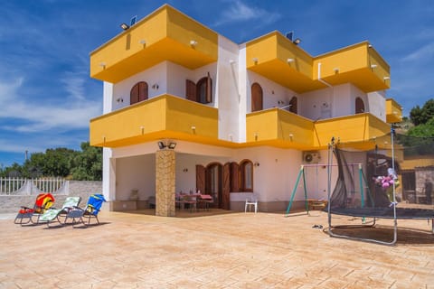 Property building, Balcony/Terrace