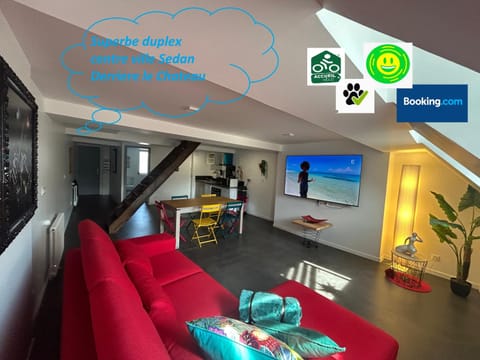 TV and multimedia, Kitchen or kitchenette, Living room, Seating area, Text overlay