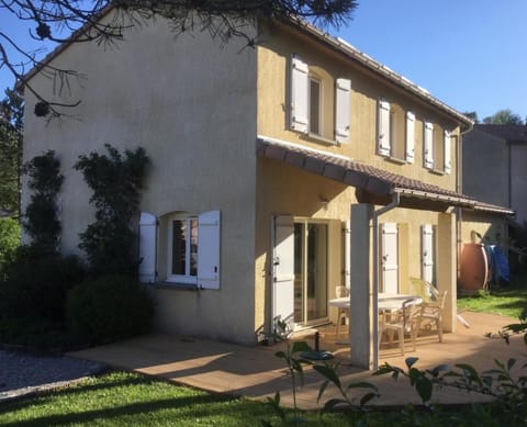 Property building, Patio, Patio