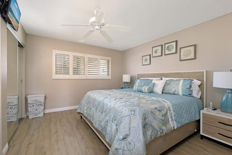 215A - Beautiful Sunsets, Beach View, Free Wifi House in Oceanside