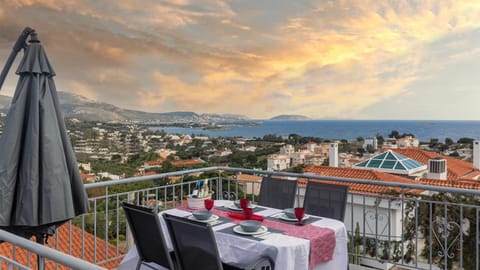 Patio, Day, Natural landscape, View (from property/room), Balcony/Terrace, Balcony/Terrace, Dining area, City view, Mountain view, Sea view