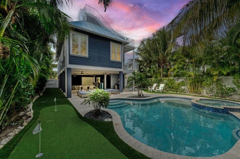 Casa Amiga managed by Beach Retreats House in Anna Maria Island