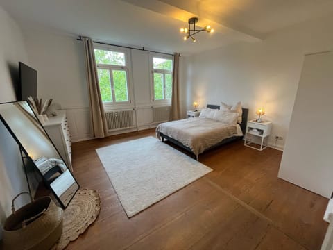 Living room, Bedroom