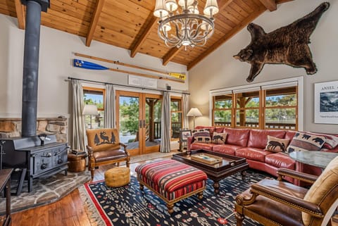 Marina Beach Lodge - Lakefront Home on Beach! home House in Groveland