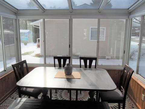 My Happy Place - Gorgeous and Great Location! House in Frankfort