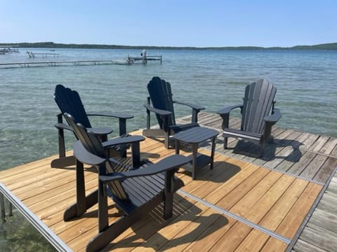 The Bright and Breezy - Lakefront with Spa! House in Crystal Lake
