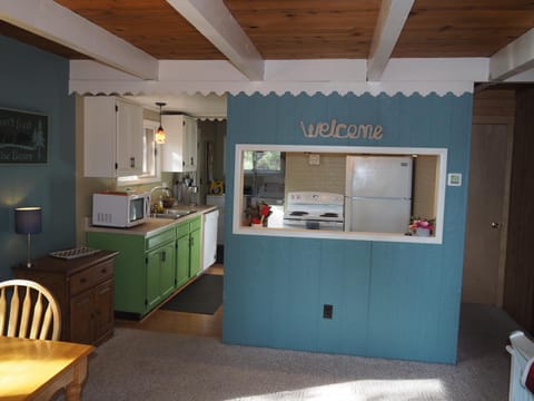 The Cub Hill Chalet - Private Lakefront with Spa! Chalet in Michigan