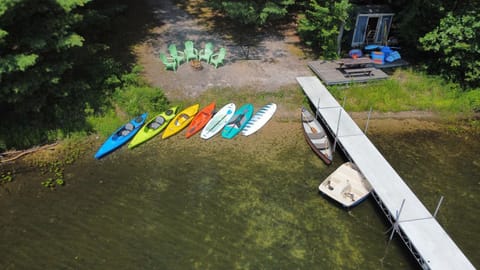 The Cub Hill Chalet - Private Lakefront with Spa! Chalet in Michigan