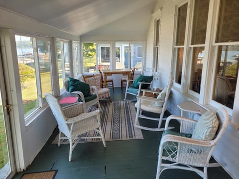 Lil's on the Lake Vintage Cottage on Crystal Lake House in Beulah