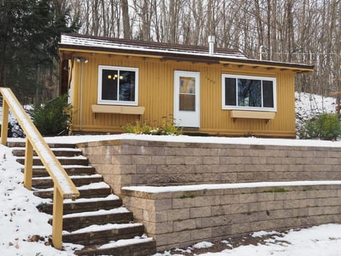 The Crystalaire Cabin - Charming and Relaxing! Cabin in Crystal Lake