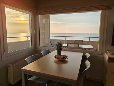 Natural landscape, Living room, Seating area, Dining area, Sea view