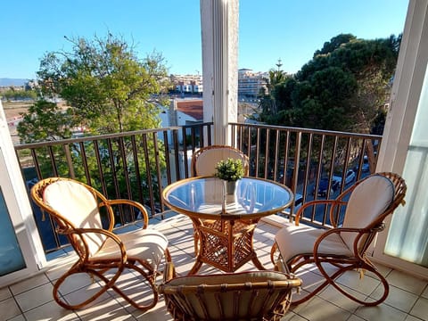 Patio, Natural landscape, View (from property/room), Balcony/Terrace, Seating area, Dining area, Sea view