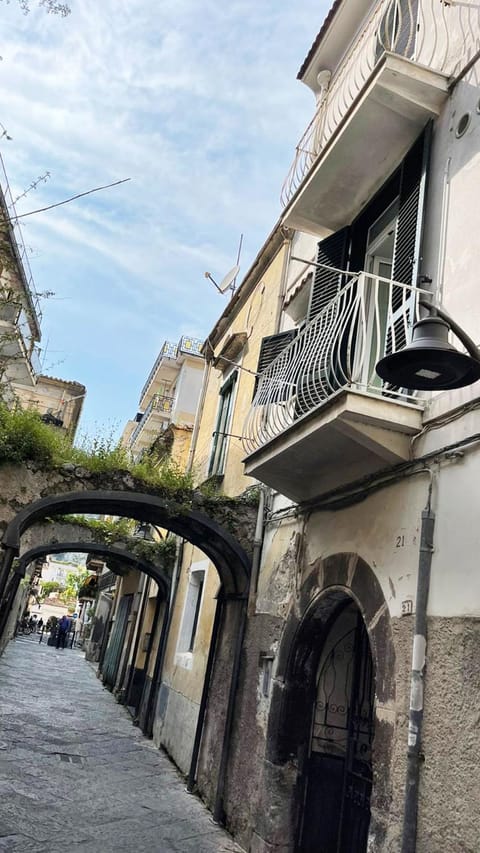 Neighbourhood, Street view