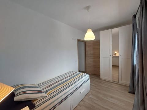 Photo of the whole room, wardrobe