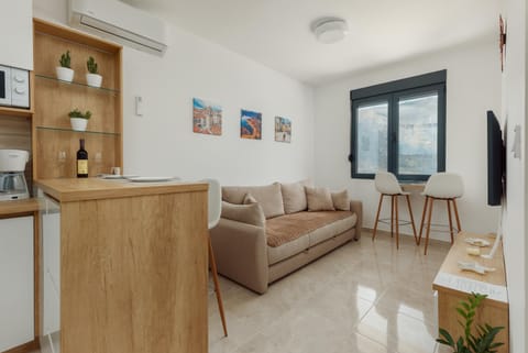 TV and multimedia, View (from property/room), Living room, Mountain view, Sea view